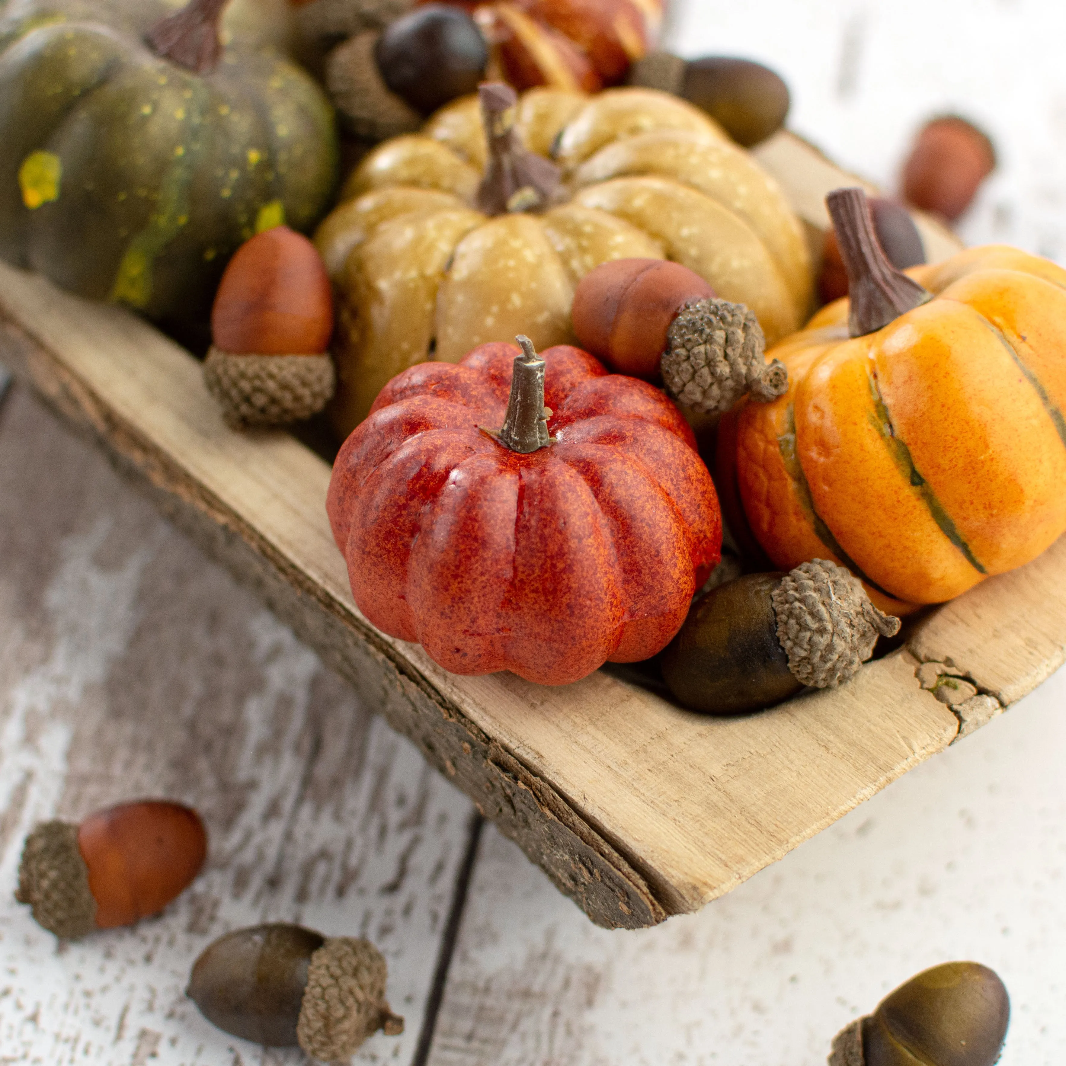 1.25" Assorted Fall Acorns