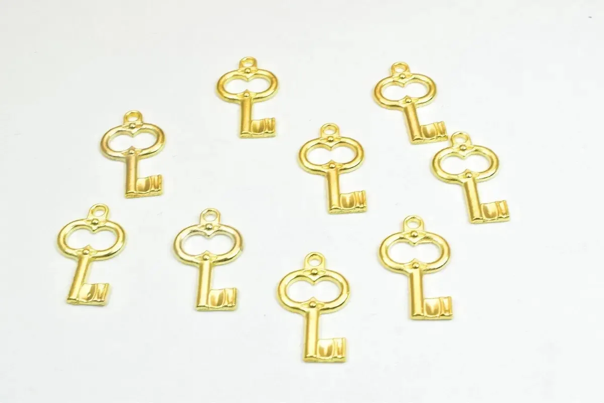 18 PCs Key Charm Pendant Bead Gold Size 21.5x12.5mm Decorative Design Metal Beads 1.5mm Jump Ring Opening for Jewelry Making