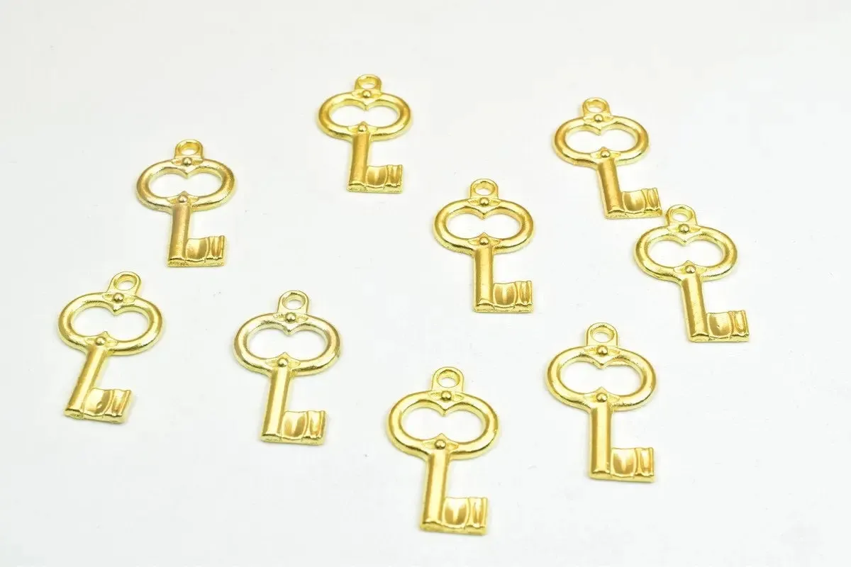 18 PCs Key Charm Pendant Bead Gold Size 21.5x12.5mm Decorative Design Metal Beads 1.5mm Jump Ring Opening for Jewelry Making