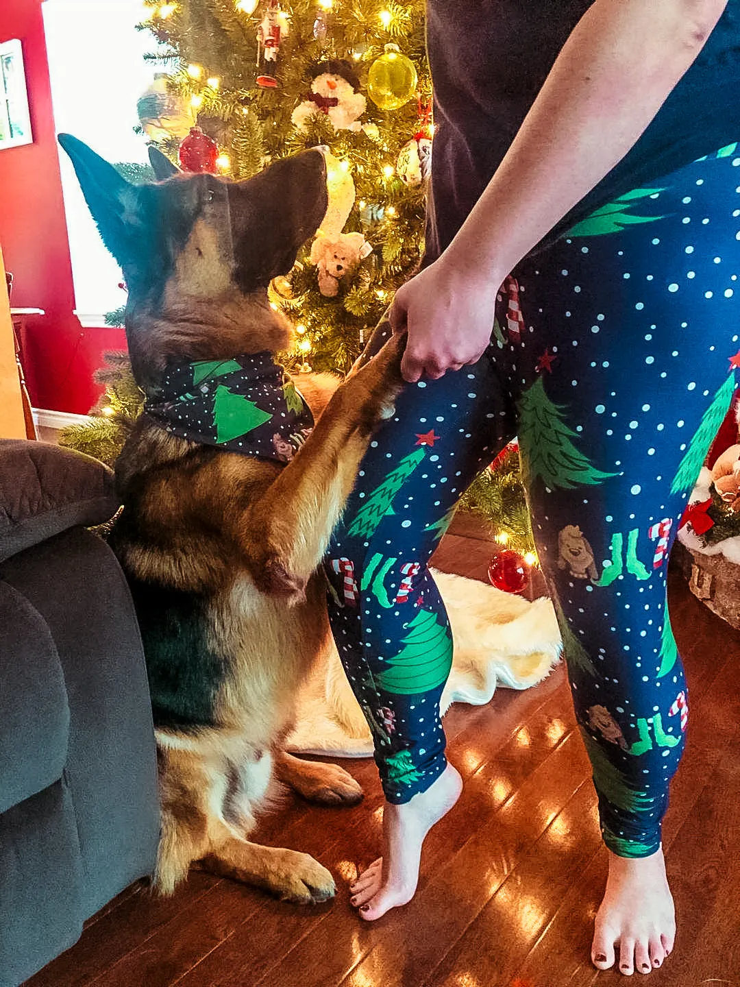 Grumpy Christmas (Exclusive) - High-quality Handcrafted Vibrant Leggings