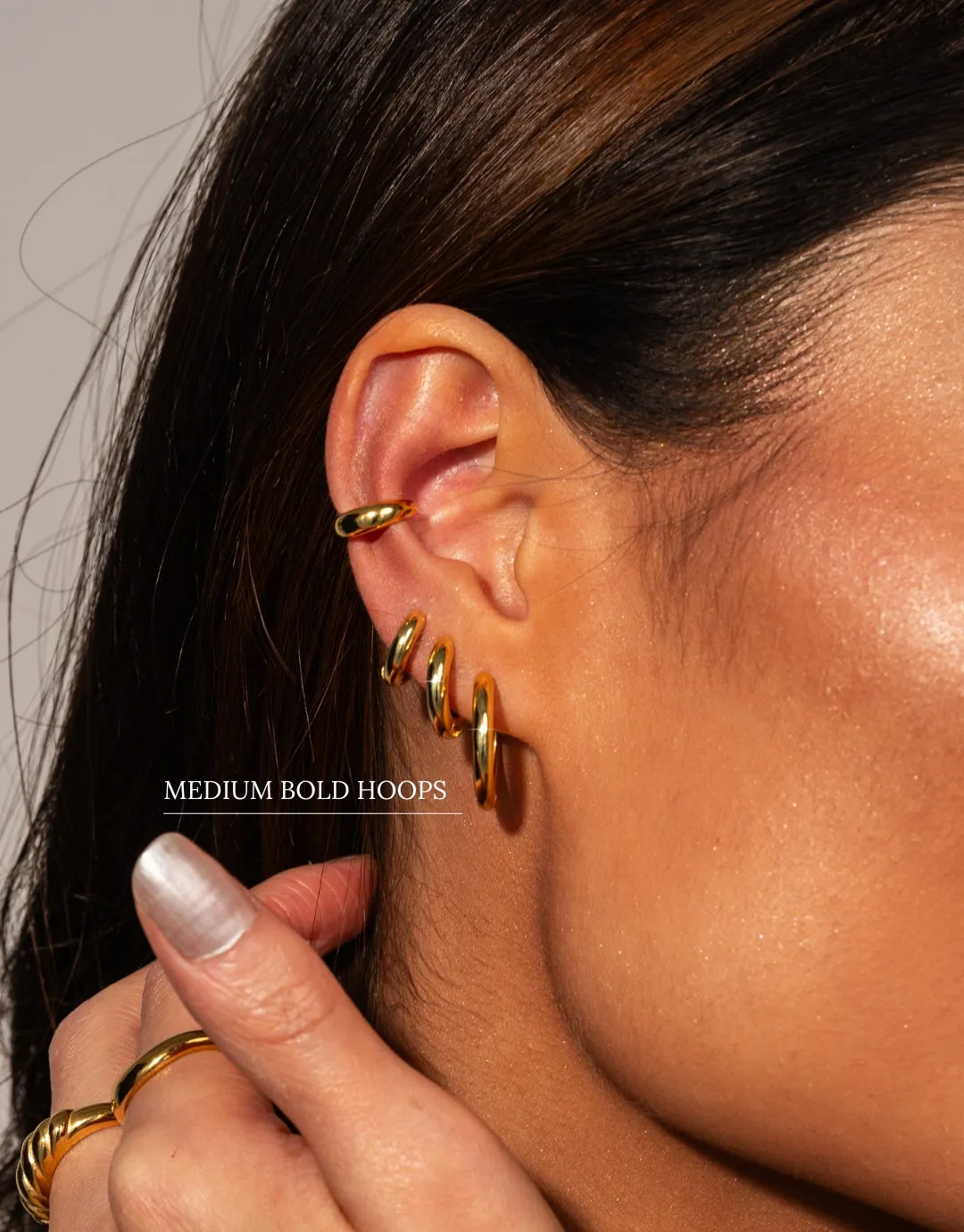 Medium Bold Hoops in Gold