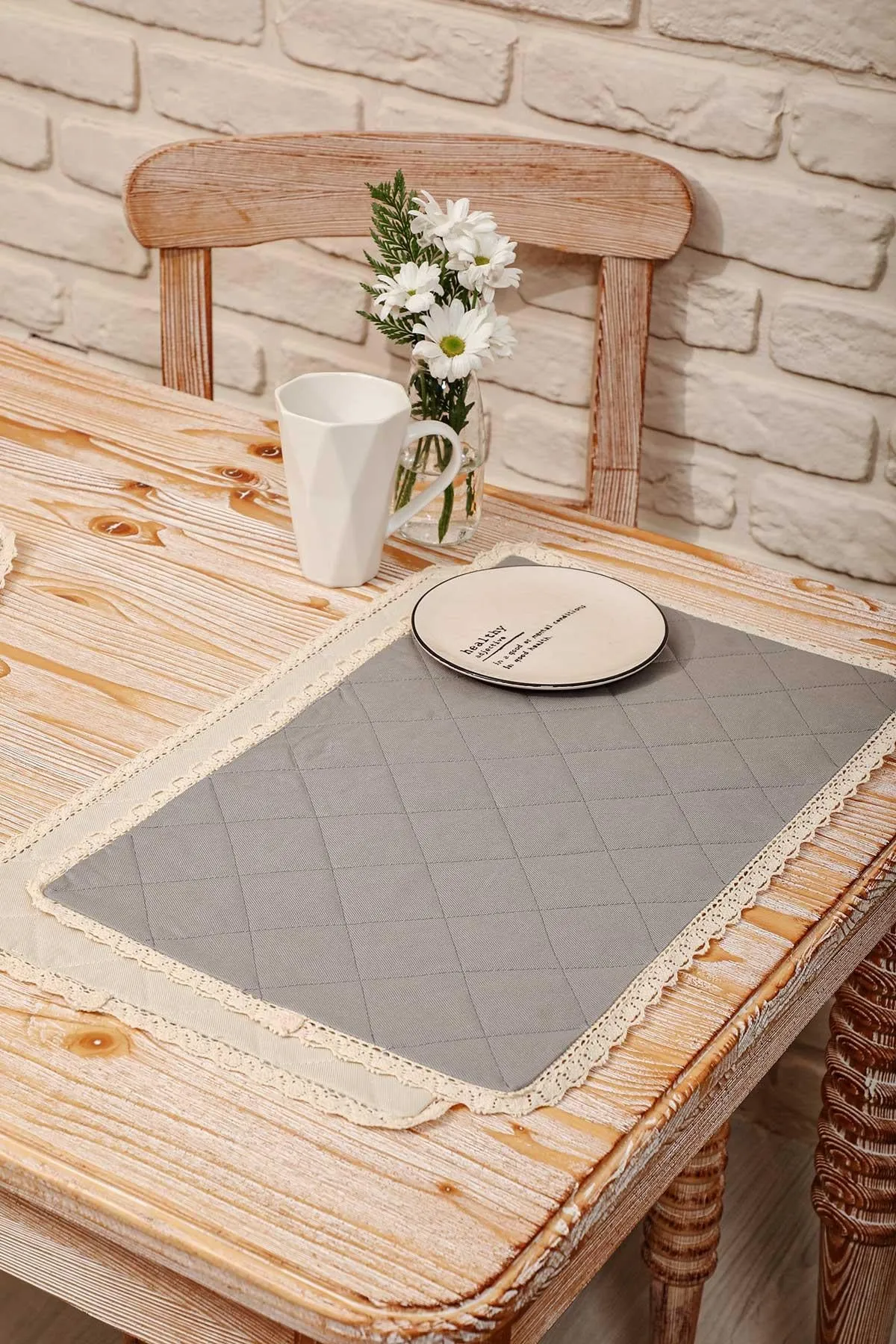 Set of 4 Washable Wipeable Placemats Polyester Table Mats Place mats Easy to Clean for Dining Table Set Kitchen Table,A-1B