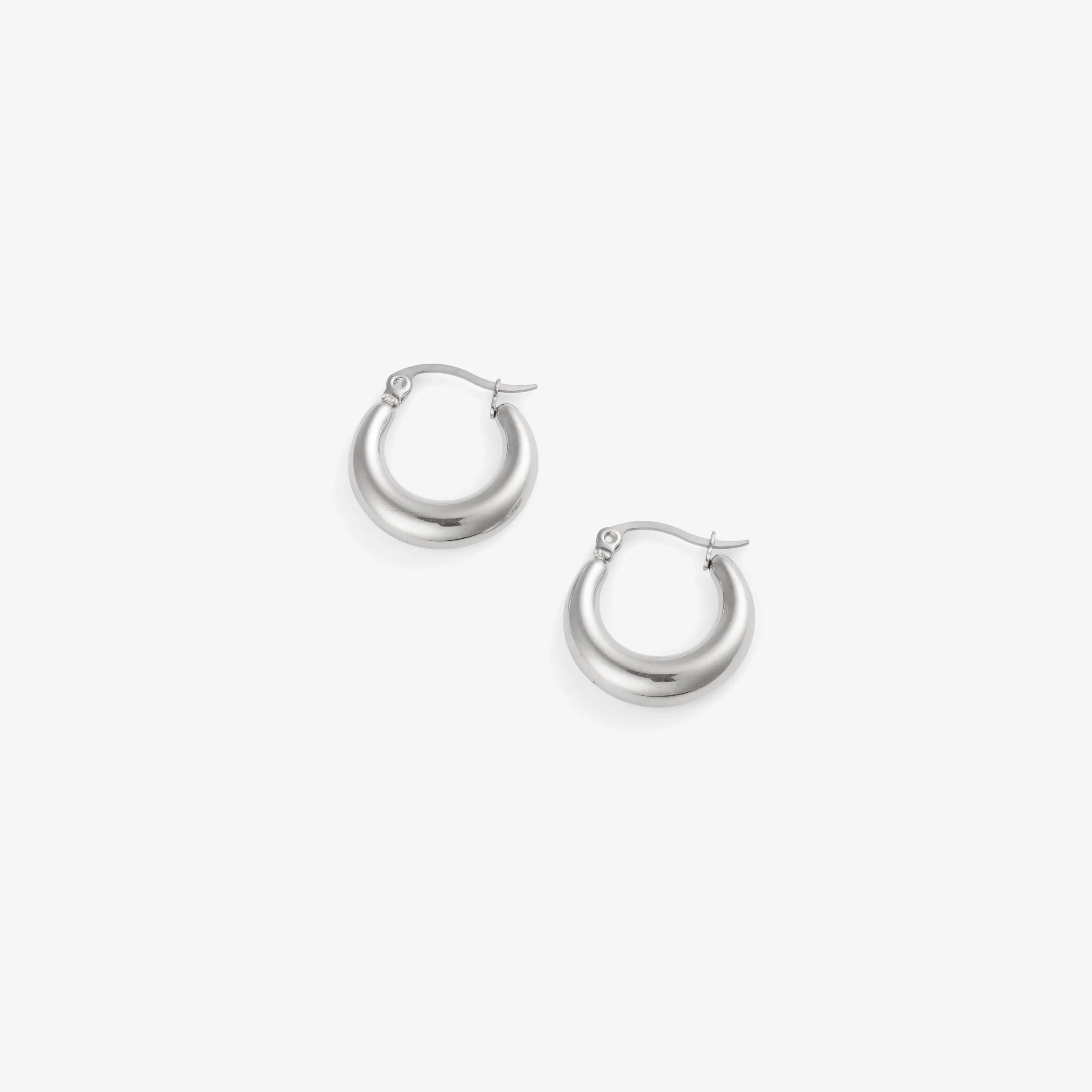 SLEEK HOOPS EARRINGS Silver